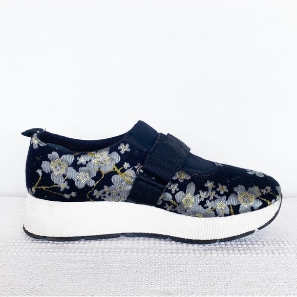 FRANCO SARTO Odella Black Floral slip-
on platform Sneakers in Womens size 9 - Picture 3 of 10